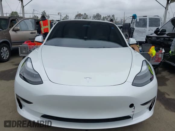 ✅ 2023 Tesla Model 3 Long Range • VIN: 5YJ3E1EBXPF712235 • Lot: 41986915. Wystawiony na IAAI z przebiegiem 18 566 mil. Bezpłatny archiwum sprzedaży aukcyjnych z USA i szczegółowy raport historii pojazdu na DreamBid. Zdjęcie 12.