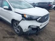 ✅ 2023 Ford Edge SEL • VIN: 2FMPK4J93PBA52725 • Lot: 42265031. Wystawiony na IAAI z przebiegiem 24 793 mil. Bezpłatny archiwum sprzedaży aukcyjnych z USA i szczegółowy raport historii pojazdu na DreamBid. Zdjęcie 6.