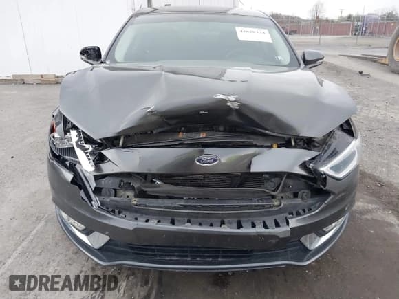 ✅ 2017 Ford Fusion SE • VIN: 3FA6P0T95HR118417 • Lot: 43628334. Wystawiony na IAAI z przebiegiem 89 132 mil. Bezpłatny archiwum sprzedaży aukcyjnych z USA i szczegółowy raport historii pojazdu na DreamBid. Zdjęcie 6.