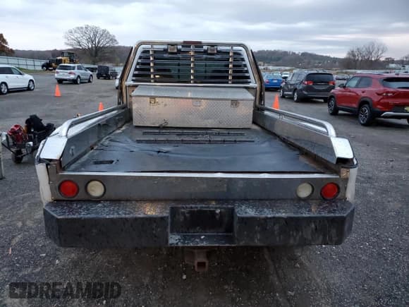 ✅ 2000 Ford F-450 XL • VIN: 1FDXW46FXYEB20074 • Лот: 91498545. Опубликован ранее на Copart с пробегом 222 161 миль. Бесплатный доступ к архиву аукционных продаж из США и подробный отчёт об истории автомобиля на DreamBid. Изображение 6.