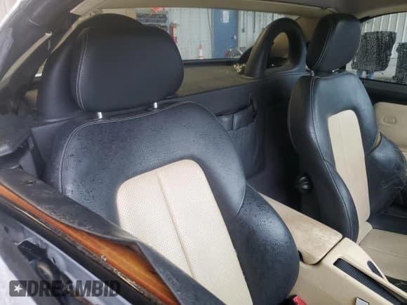 ✅ 2001 Mercedes-Benz SLK 230 Kompressor • VIN: WDBKK49F41F184745 • Lot: 85403715. Wystawiony na Copart z przebiegiem 136 377 mil. Bezpłatny archiwum sprzedaży aukcyjnych z USA i szczegółowy raport historii pojazdu na DreamBid. Zdjęcie 10.