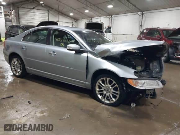 ✅ 2008 Volvo S80 V8 • VIN: YV1AH852481079520 • Lot: 41555947. Listed on IAAI with 158,468 mi. Free auction sales archive from the USA and detailed vehicle history report at DreamBid. Image 1.