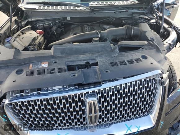 ✅ 2018 Lincoln Navigator Reserve • VIN: 5LMJJ2LT4JEL16145 • Lot: 84436355. Listed on Copart with 97,841 mi. Free auction sales archive from the USA and detailed vehicle history report at DreamBid. Image 12.