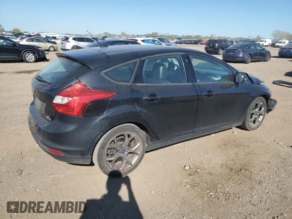 ✅ 2014 Ford Focus SE • VIN: 1FADP3K26EL108521 • Lot: 85712415. Wystawiony na Copart z przebiegiem 161 059 mil. Bezpłatny archiwum sprzedaży aukcyjnych z USA i szczegółowy raport historii pojazdu na DreamBid. Zdjęcie 3.