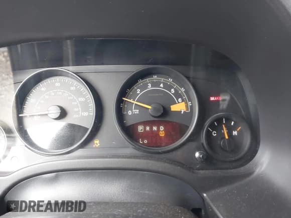 ✅ 2015 Jeep Patriot Altitude • VIN: 1C4NJRBB7FD102600 • Lot: 42742352. Wystawiony na IAAI z przebiegiem 85 083 mil. Bezpłatny archiwum sprzedaży aukcyjnych z USA i szczegółowy raport historii pojazdu na DreamBid. Zdjęcie 7.