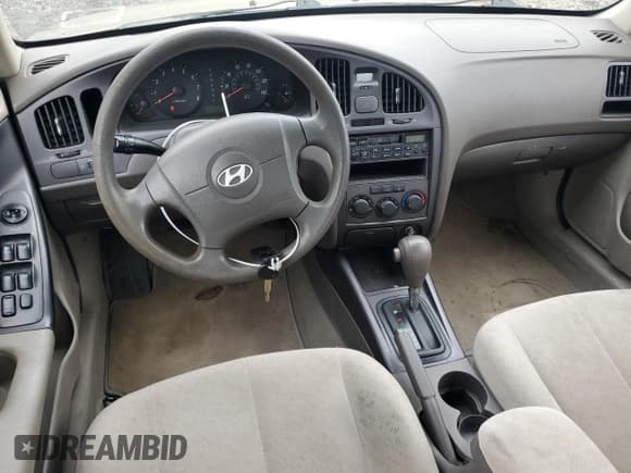 ✅ 2005 Hyundai Elantra GLS • VIN: KMHDN46D45U196721 • Lot: 63421435. Wystawiony na Copart z przebiegiem 86 634 mil. Bezpłatny archiwum sprzedaży aukcyjnych z USA i szczegółowy raport historii pojazdu na DreamBid. Zdjęcie 8.