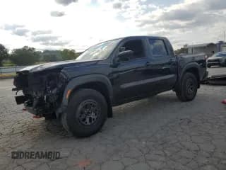 ✅ 2025 Nissan Frontier Pro-4X • VIN: 1N6ED1EK2SN614030 • Лот: 72075145. Опубликован ранее на Copart с пробегом 11 629 миль. Бесплатный доступ к архиву аукционных продаж из США и подробный отчёт об истории автомобиля на DreamBid. Изображение 1.