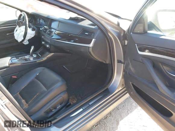 ✅ 2015 BMW 5 Series 535i xDrive • VIN: WBA5B3C52FD542403 • Lot: 43612821. Listed on IAAI with 137,136 mi. Free auction sales archive from the USA and detailed vehicle history report at DreamBid. Image 5.