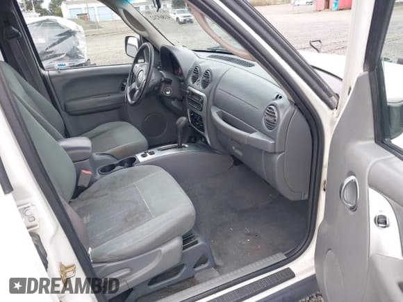 ✅ 2005 Jeep Liberty Limited • VIN: 1J4GK58K85W539895 • Lot: 41869242. Listed on IAAI with 163,967 mi. Free auction sales archive from the USA and detailed vehicle history report at DreamBid. Image 5.