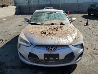 ✅ 2016 Hyundai Veloster • VIN: KMHTC6AD7GU280426 • Lot: 77609894. Wystawiony na Copart z przebiegiem Nie podano. Bezpłatny archiwum sprzedaży aukcyjnych z USA i szczegółowy raport historii pojazdu na DreamBid. Zdjęcie 5.