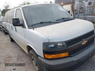 ✅ 2019 Chevrolet Express Passenger LS • VIN: 1GAZGNFPXK1367952 • Lot: 43230880. Listed on IAAI with 34,146 mi. Free auction sales archive from the USA and detailed vehicle history report at DreamBid. Image 1.
