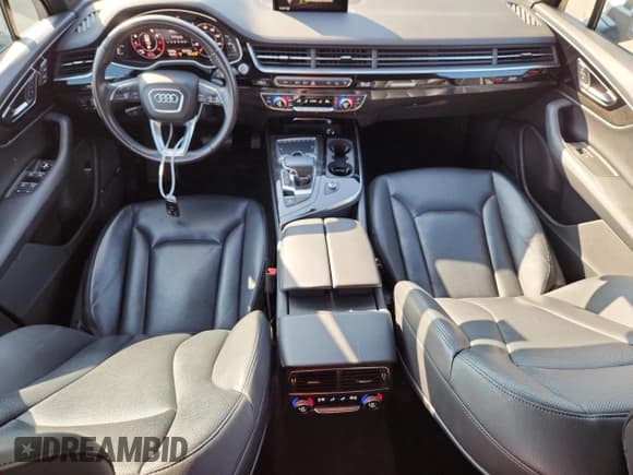 ✅ 2018 Audi Q7 Prestige • VIN: WA1VAAF71JD021943 • Lot: 89848955. Wystawiony na Copart z przebiegiem 75 918 mil. Bezpłatny archiwum sprzedaży aukcyjnych z USA i szczegółowy raport historii pojazdu na DreamBid. Zdjęcie 8.