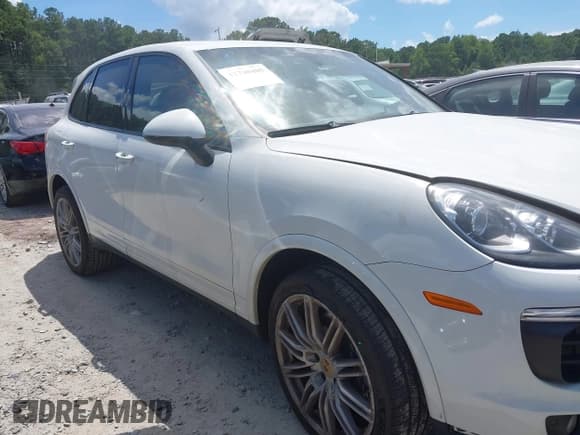 ✅ 2017 Porsche Cayenne • VIN: WP1AA2A2XHKA87790 • Lot: 42740405. Wystawiony na IAAI z przebiegiem 137 493 mil. Bezpłatny archiwum sprzedaży aukcyjnych z USA i szczegółowy raport historii pojazdu na DreamBid. Zdjęcie 13.