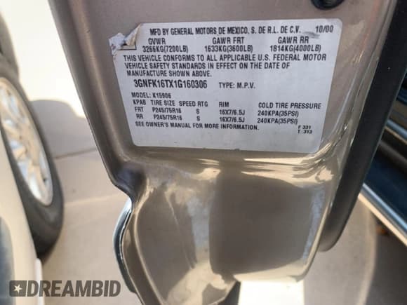 ✅ 2001 Chevrolet Suburban LS • VIN: 3GNFK16TX1G160306 • Лот: 66552405. Опубликован ранее на Copart с пробегом Не указан. Бесплатный доступ к архиву аукционных продаж из США и подробный отчёт об истории автомобиля на DreamBid. Изображение 14.