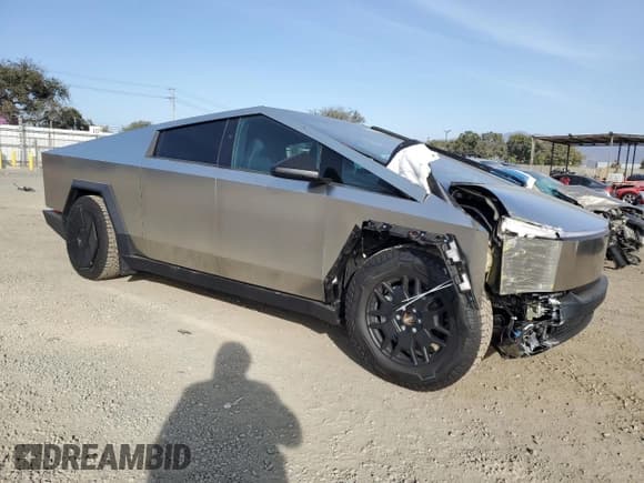 ✅ 2024 Tesla Cybertruck • VIN: 7G2CEHED1RA021263 • Лот: 89275525. Опубликован ранее на Copart с пробегом 4 114 миль. Бесплатный доступ к архиву аукционных продаж из США и подробный отчёт об истории автомобиля на DreamBid. Изображение 4.