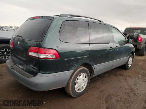 ✅ 2003 Toyota Sienna CE • VIN: 4T3ZF19C53U546172 • Lot: 48580305. Listed on Copart with 250,089 mi. Free auction sales archive from the USA and detailed vehicle history report at DreamBid. Image 3.