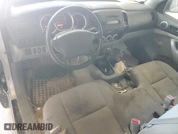 ✅ 2008 Toyota Tacoma • VIN: 5TEPX42N08Z536047 • Lot: 65555345. Wystawiony na Copart z przebiegiem 282 019 mil. Bezpłatny archiwum sprzedaży aukcyjnych z USA i szczegółowy raport historii pojazdu na DreamBid. Zdjęcie 8.