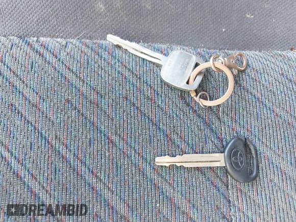 ✅ 1999 Toyota RAV4 • VIN: JT3HP10V9X7132731 • Lot: 42985768. Listed on IAAI with 189,535 mi. Free auction sales archive from the USA and detailed vehicle history report at DreamBid. Image 11.