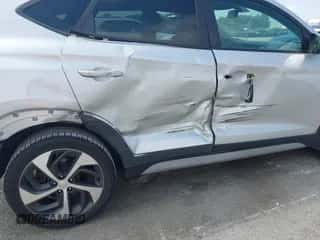 2018 Hyundai Tucson Value with VIN KM8J33A22JU719219, listed as a IAAI auction lot 42993626 with 101,794 mi miles and . Bid and sale history available at DreamBid. Image 6.