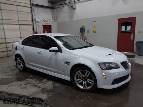 ✅ 2008 Pontiac G8 • VIN: 6G2ER57788L136423 • Lot: 43493387. Wystawiony na IAAI z przebiegiem 110 394 mil. Bezpłatny archiwum sprzedaży aukcyjnych z USA i szczegółowy raport historii pojazdu na DreamBid. Zdjęcie 1.