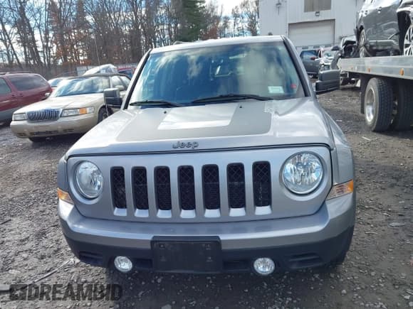 ✅ 2017 Jeep Patriot Sport • VIN: 1C4NJPBA9HD202485 • Lot: 43790130. Listed on IAAI with 63,995 mi. Free auction sales archive from the USA and detailed vehicle history report at DreamBid. Image 6.