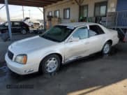 ✅ 2000 Cadillac DeVille • VIN: 1G6KD54Y2YU272566 • Lot: 70886454. Listed on Copart with 152,690 mi. Free auction sales archive from the USA and detailed vehicle history report at DreamBid. Image 1.