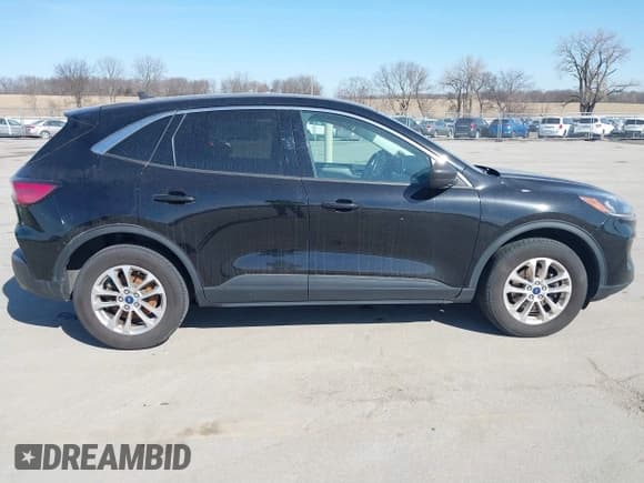 ✅ 2022 Ford Escape SE • VIN: 1FMCU9G6XNUB30881 • Lot: 41750512. Listed on IAAI with 88,681 mi. Free auction sales archive from the USA and detailed vehicle history report at DreamBid. Image 13.