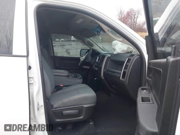 ✅ 2016 Ram 1500 Express • VIN: 1C6RR6FG0GS108211 • Lot: 41865011. Listed on IAAI with 185,518 mi. Free auction sales archive from the USA and detailed vehicle history report at DreamBid. Image 5.