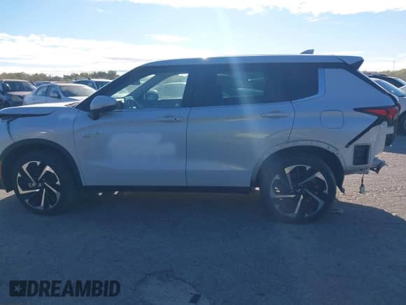 2023 Mitsubishi Outlander SE z VIN JA4T5UA94PZ015149, wystawiony jako IAAI lot #43378201 z przebiegiem 19 516 mil mil oraz . Historia ofert i sprzedaży dostępna na DreamBid. Obrazek 14.