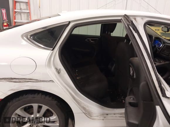 ✅ 2016 Chrysler 200 Limited • VIN: 1C3CCCAB9GN116286 • Lot: 43414436. Wystawiony na IAAI z przebiegiem 189 379 mil. Bezpłatny archiwum sprzedaży aukcyjnych z USA i szczegółowy raport historii pojazdu na DreamBid. Zdjęcie 8.