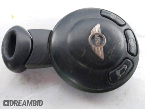 2009 MINI Hardtop with VIN WMWMF33529TU73545, listed as a IAAI auction lot 43381138 with 126,704 mi miles and . Bid and sale history available at DreamBid. Image 11.