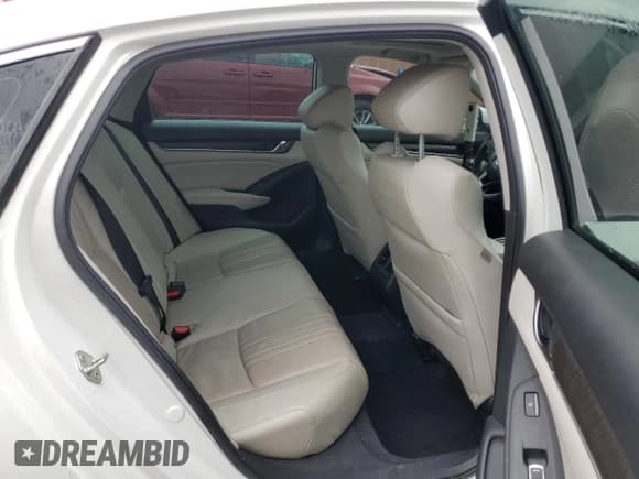 ✅ 2018 Honda Accord Touring • VIN: 1HGCV1F96JA218922 • Лот: 90443565. Опубликован ранее на Copart с пробегом 111 913 миль. Бесплатный доступ к архиву аукционных продаж из США и подробный отчёт об истории автомобиля на DreamBid. Изображение 10.