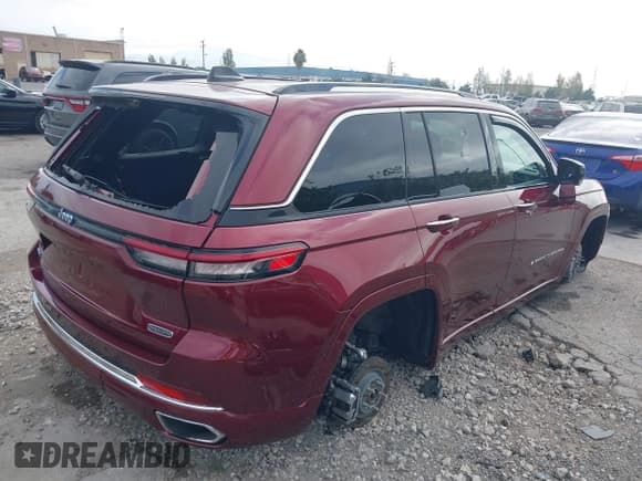 ✅ 2023 Jeep Grand Cherokee Overland • VIN: 1C4RJYD61P8795007 • Lot: 40400871. Listed on IAAI with 11,066 mi. Free auction sales archive from the USA and detailed vehicle history report at DreamBid. Image 4.