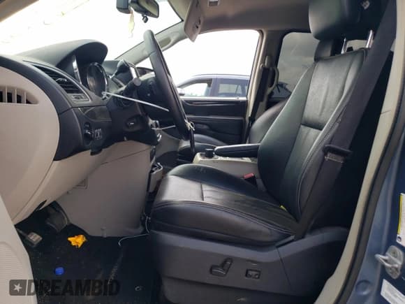 ✅ 2012 Chrysler Town & Country Touring L • VIN: 2C4RC1CG5CR169860 • Лот: 66026225. Опубликован ранее на Copart с пробегом 251 601 миль. Бесплатный доступ к архиву аукционных продаж из США и подробный отчёт об истории автомобиля на DreamBid. Изображение 7.