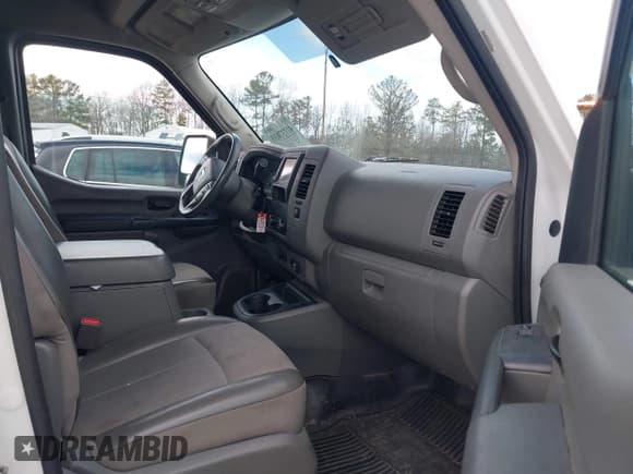 ✅ 2019 Nissan NV Cargo SV • VIN: 1N6AF0LY4KN807287 • Lot: 41737035. Wystawiony na IAAI z przebiegiem 132 053 mil. Bezpłatny archiwum sprzedaży aukcyjnych z USA i szczegółowy raport historii pojazdu na DreamBid. Zdjęcie 5.