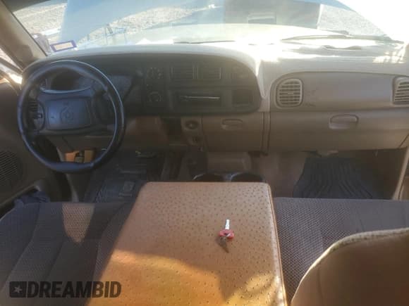 ✅ 2002 Dodge 2500 • VIN: 3B7KF236X2M238702 • Lot: 86696145. Wystawiony na Copart z przebiegiem Nie podano. Bezpłatny archiwum sprzedaży aukcyjnych z USA i szczegółowy raport historii pojazdu na DreamBid. Zdjęcie 8.