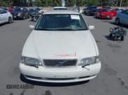✅ 2000 Volvo V70 • VIN: YV1LW61J4Y2646710 • Lot: 42342180. Wystawiony na IAAI z przebiegiem Nie podano. Bezpłatny archiwum sprzedaży aukcyjnych z USA i szczegółowy raport historii pojazdu na DreamBid. Zdjęcie 10.