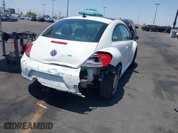 ✅ 2013 Volkswagen Beetle Fender Edition • VIN: 3VWJP7AT0DM619196 • Lot: 42451537. Listed on IAAI with 159,206 mi. Free auction sales archive from the USA and detailed vehicle history report at DreamBid. Image 6.