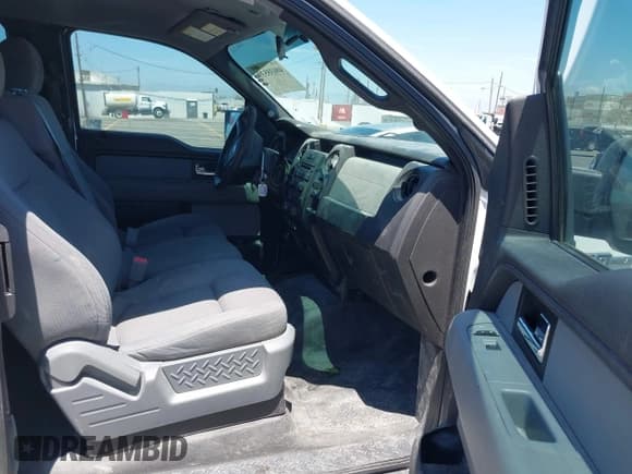 ✅ 2014 Ford F-150 XL • VIN: 1FTEX1CMXEFD13082 • Лот: 40035539. Опубликован ранее на IAAI с пробегом 204 751 миль. Бесплатный доступ к архиву аукционных продаж из США и подробный отчёт об истории автомобиля на DreamBid. Изображение 5.