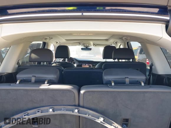 ✅ 2024 Audi Q7 Premium Plus • VIN: WA1LXBF79RD005240 • Lot: 41279206. Listed on IAAI with 28,490 mi. Free auction sales archive from the USA and detailed vehicle history report at DreamBid. Image 8.