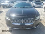 ✅ 2017 Lincoln Continental Reserve • VIN: 1LN6L9NC3H5601955 • Лот: 65391945. Опубликован ранее на Copart с пробегом 121 500 миль. Бесплатный доступ к архиву аукционных продаж из США и подробный отчёт об истории автомобиля на DreamBid. Изображение 5.