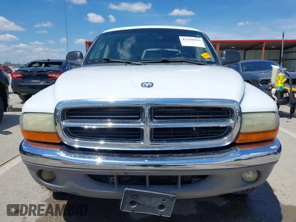 ✅ 2003 Dodge Dakota SLT • VIN: 1D7HL48X73S126440 • Lot: 42330513. Wystawiony na IAAI z przebiegiem 223 959 mil. Bezpłatny archiwum sprzedaży aukcyjnych z USA i szczegółowy raport historii pojazdu na DreamBid. Zdjęcie 12.