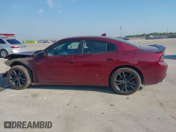 ✅ 2018 Dodge Charger R/T • VIN: 2C3CDXCT3JH157751 • Лот: 43332612. Опубликован ранее на IAAI с пробегом 99 586 миль. Бесплатный доступ к архиву аукционных продаж из США и подробный отчёт об истории автомобиля на DreamBid. Изображение 13.