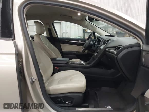 ✅ 2017 Ford Fusion Titanium • VIN: 3FA6P0SU8HR231249 • Лот: 43528111. Опубликован ранее на IAAI с пробегом 123 610 миль. Бесплатный доступ к архиву аукционных продаж из США и подробный отчёт об истории автомобиля на DreamBid. Изображение 5.