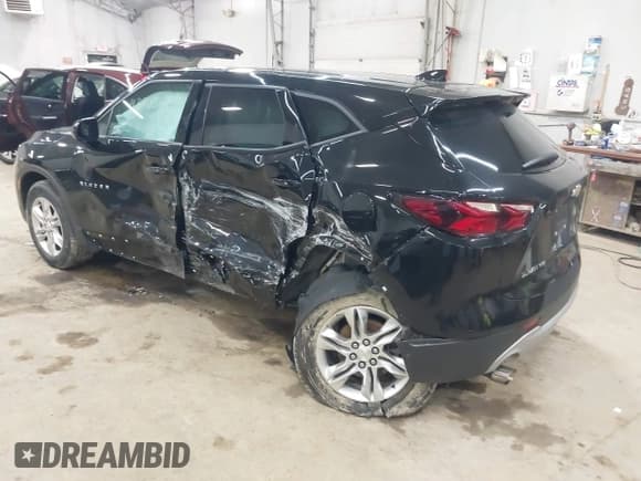 ✅ 2022 Chevrolet Blazer LT • VIN: 3GNKBHR42NS132482 • Lot: 43575302. Wystawiony na IAAI z przebiegiem 34 081 mil. Bezpłatny archiwum sprzedaży aukcyjnych z USA i szczegółowy raport historii pojazdu na DreamBid. Zdjęcie 3.