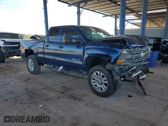 ✅ 2017 Chevrolet Silverado 2500HD Work Truck • VIN: 1GC2KUEG0HZ151797 • Lot: 67667085. Wystawiony na Copart z przebiegiem 225 607 mil. Bezpłatny archiwum sprzedaży aukcyjnych z USA i szczegółowy raport historii pojazdu na DreamBid. Zdjęcie 4.