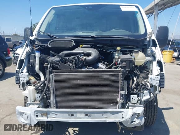 ✅ 2018 Ford Transit • VIN: 1FTYE1YM3JKA35185 • Lot: 42839253. Wystawiony na IAAI z przebiegiem 54 882 mil. Bezpłatny archiwum sprzedaży aukcyjnych z USA i szczegółowy raport historii pojazdu na DreamBid. Zdjęcie 6.