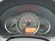 ✅ 2013 Toyota Yaris LE • VIN: JTDKTUD37DD564920 • Lot: 62639785. Wystawiony na Copart z przebiegiem 146 387 mil. Bezpłatny archiwum sprzedaży aukcyjnych z USA i szczegółowy raport historii pojazdu na DreamBid. Zdjęcie 9.