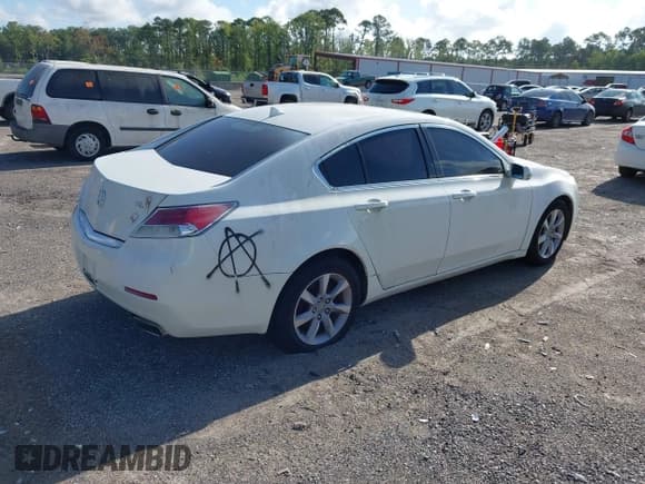 ✅ 2013 Acura TL • VIN: 19UUA8F21DA016926 • Lot: 42576107. Listed on IAAI with 170,073 mi. Free auction sales archive from the USA and detailed vehicle history report at DreamBid. Image 4.