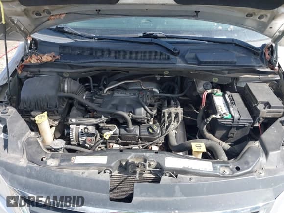 ✅ 2010 Volkswagen Routan S • VIN: 2V4RW4D18AR407108 • Лот: 41776057. Опубликован ранее на IAAI с пробегом 230 328 миль. Бесплатный доступ к архиву аукционных продаж из США и подробный отчёт об истории автомобиля на DreamBid. Изображение 10.